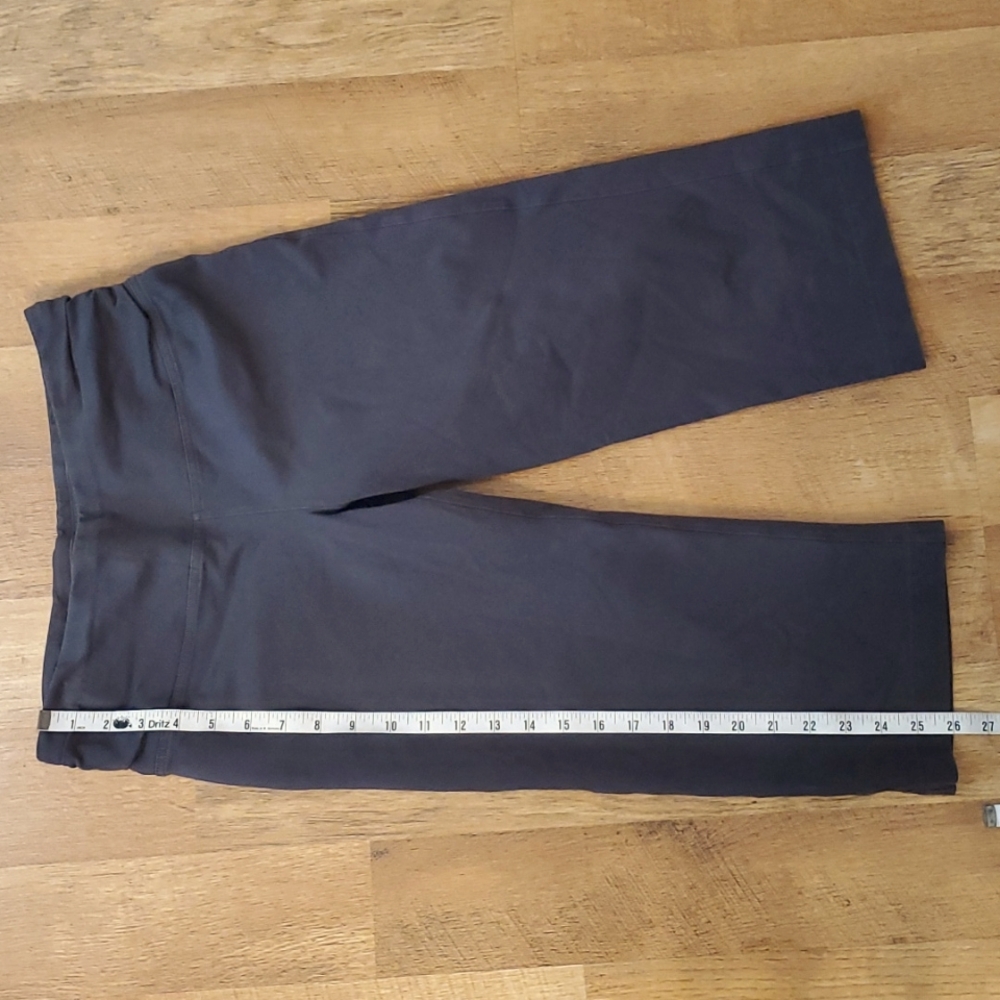 The North Face Dark‎ Grey Womans Size Small Athletic Legging Capris - Picture 10 of 13